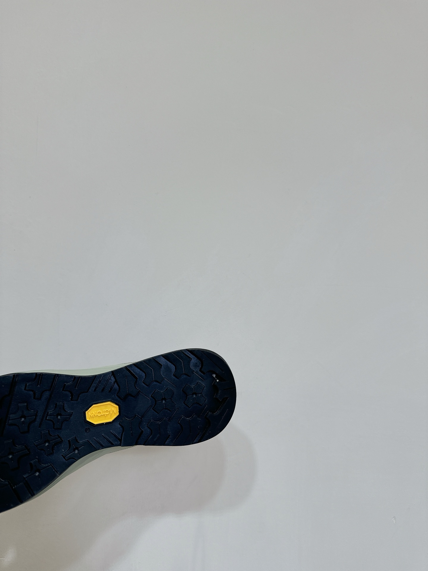 High-performance Men’s Easter Synthetic Shoes with Durable TPU Chassis and OrthoLite Insoles - 图片 9