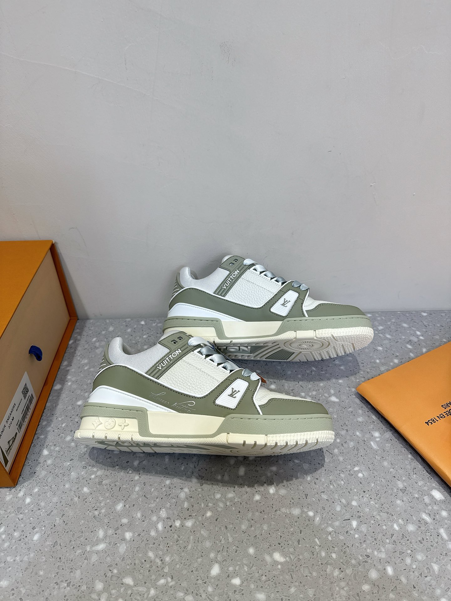 Louis Vuitton TARINE路易威登L家 驴牌 休闲 运动鞋 滑板鞋
