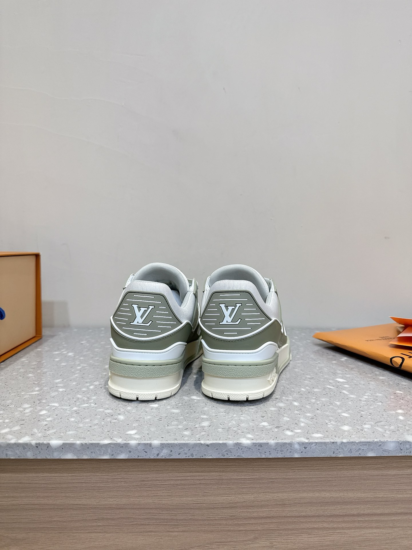 Louis Vuitton TARINE路易威登L家 驴牌 休闲 运动鞋 滑板鞋