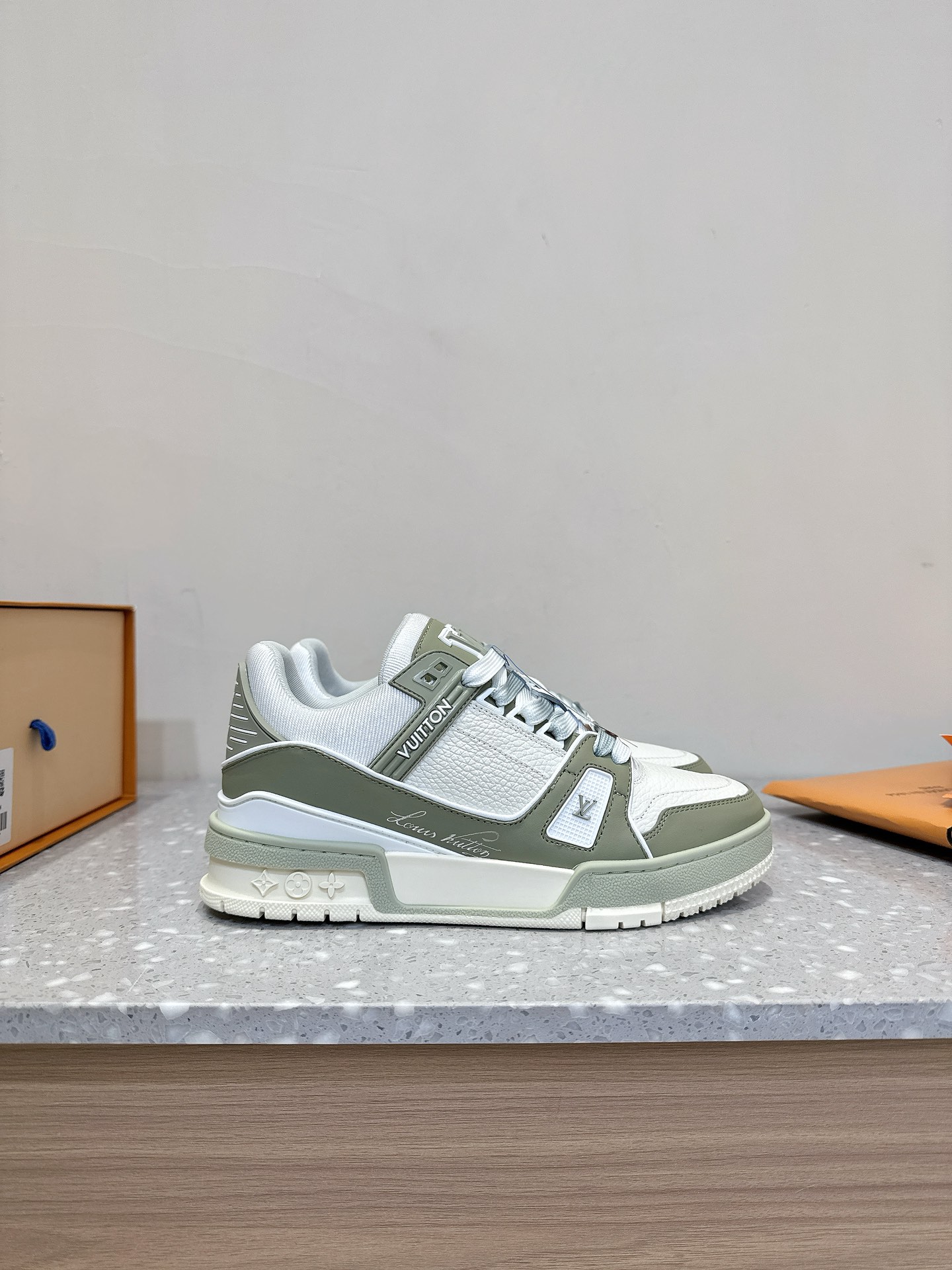 Louis Vuitton TARINE路易威登L家 驴牌 休闲 运动鞋 滑板鞋