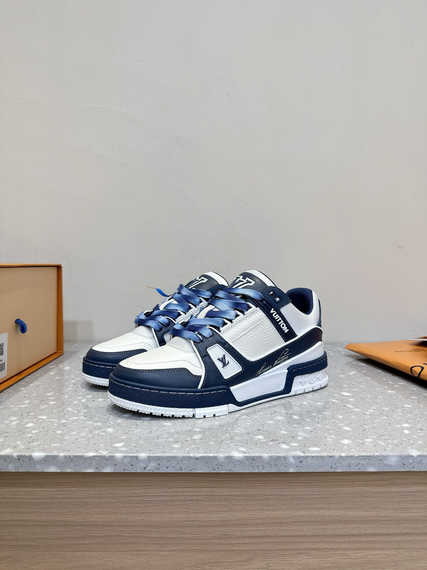 Louis Vuitton TARINE路易威登L家 驴牌 休闲 运动鞋 滑板鞋