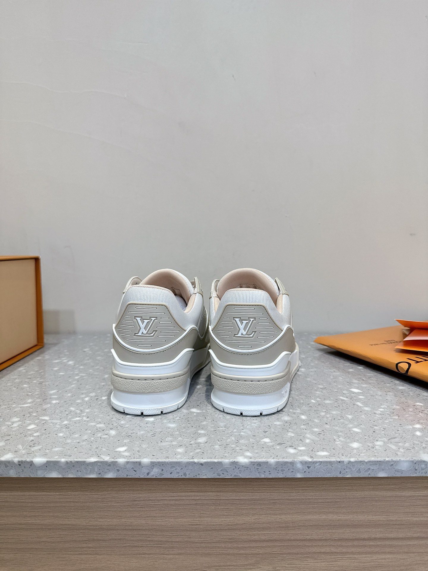 Louis Vuitton TARINE路易威登L家 驴牌 休闲 运动鞋 滑板鞋