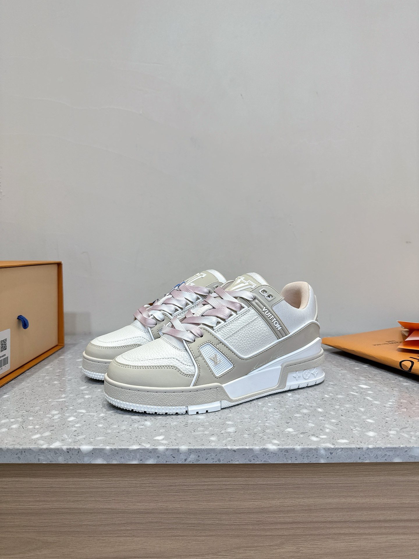 Louis Vuitton TARINE路易威登L家 驴牌 休闲 运动鞋 滑板鞋