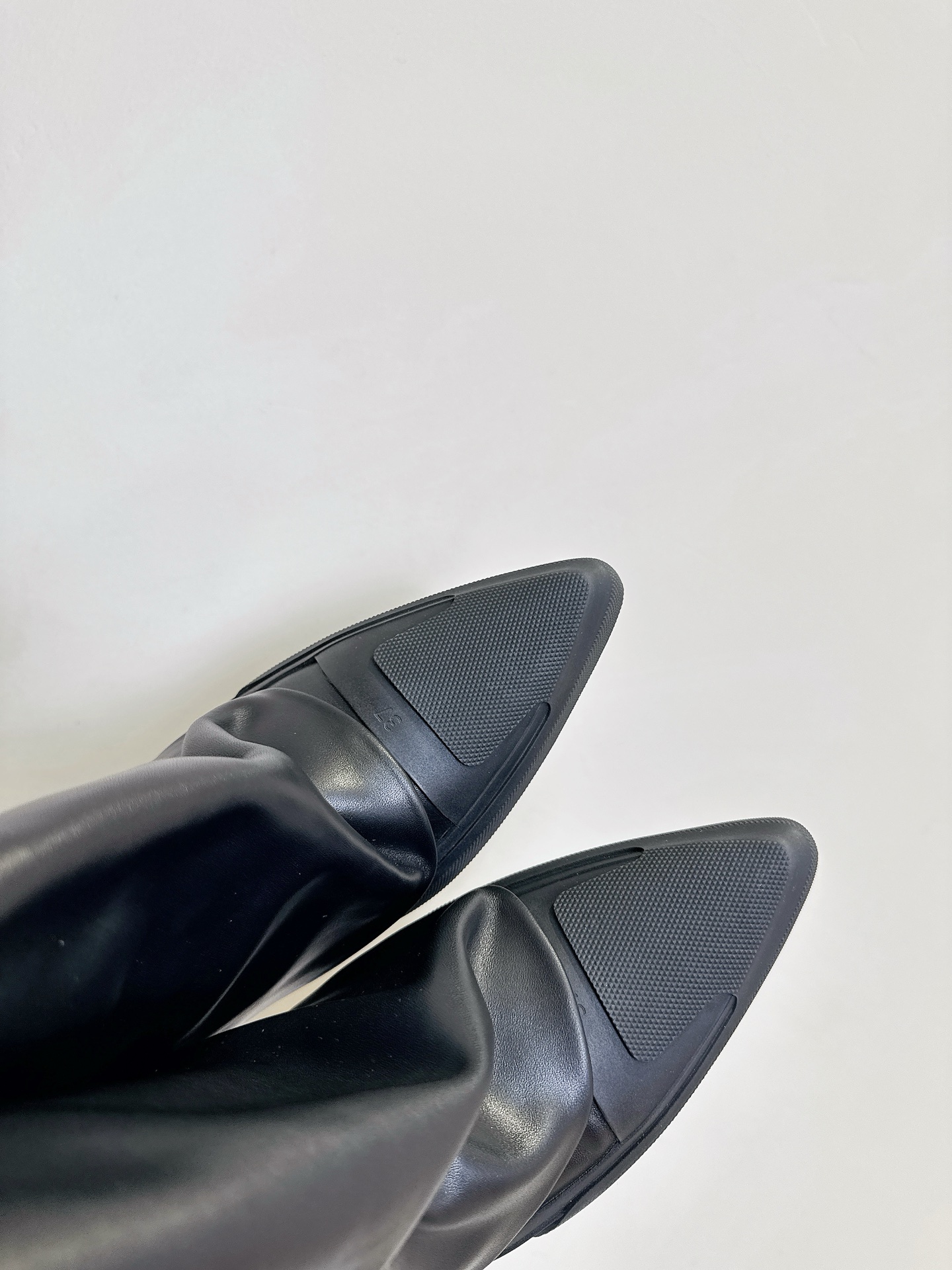 Stylish Short Boots: 840 DYMONLATRIY, Ideal for Small Designers, Key Features Summarized - 图片 8