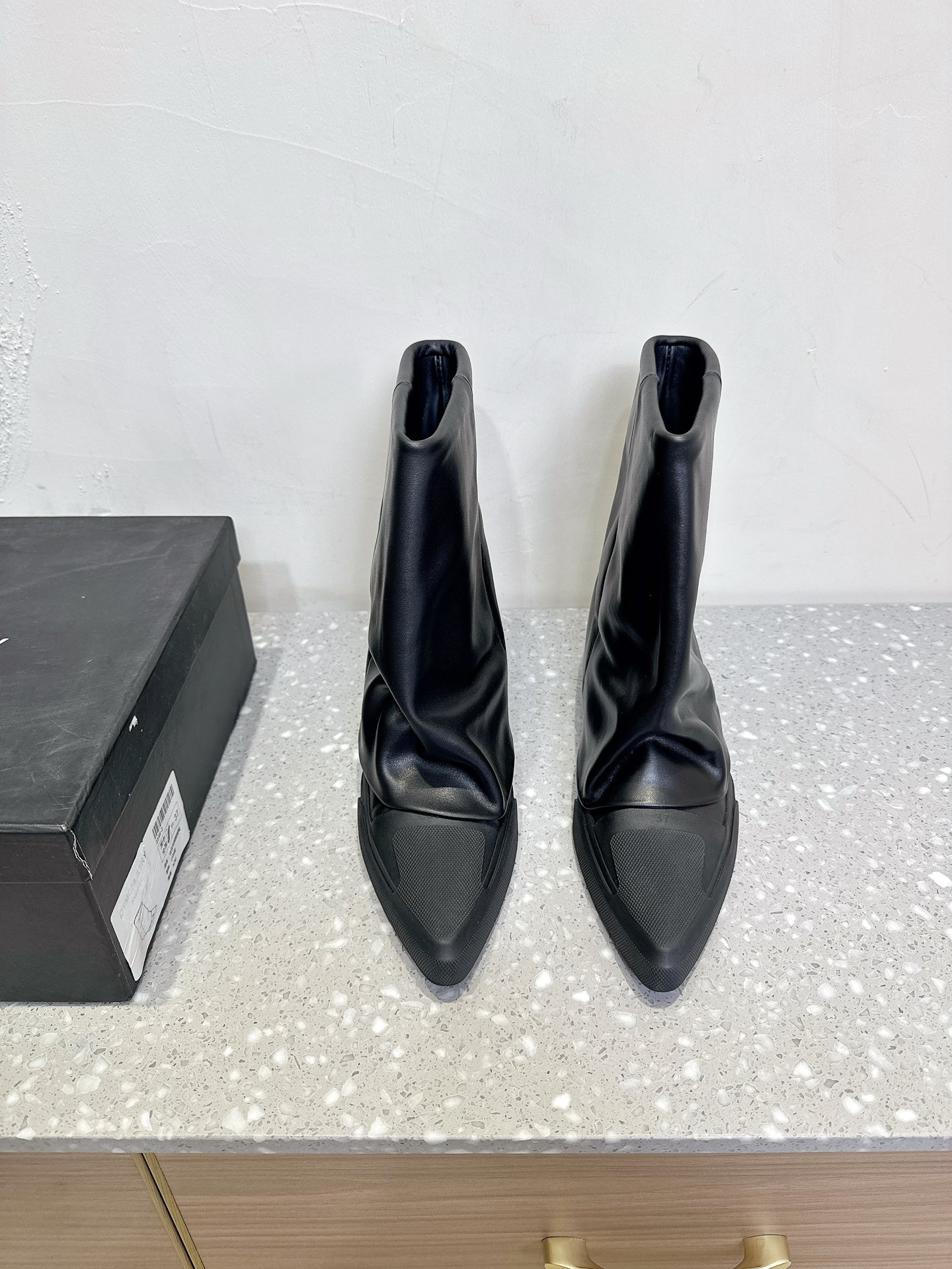 Stylish Short Boots: 840 DYMONLATRIY, Ideal for Small Designers, Key Features Summarized - 图片 2