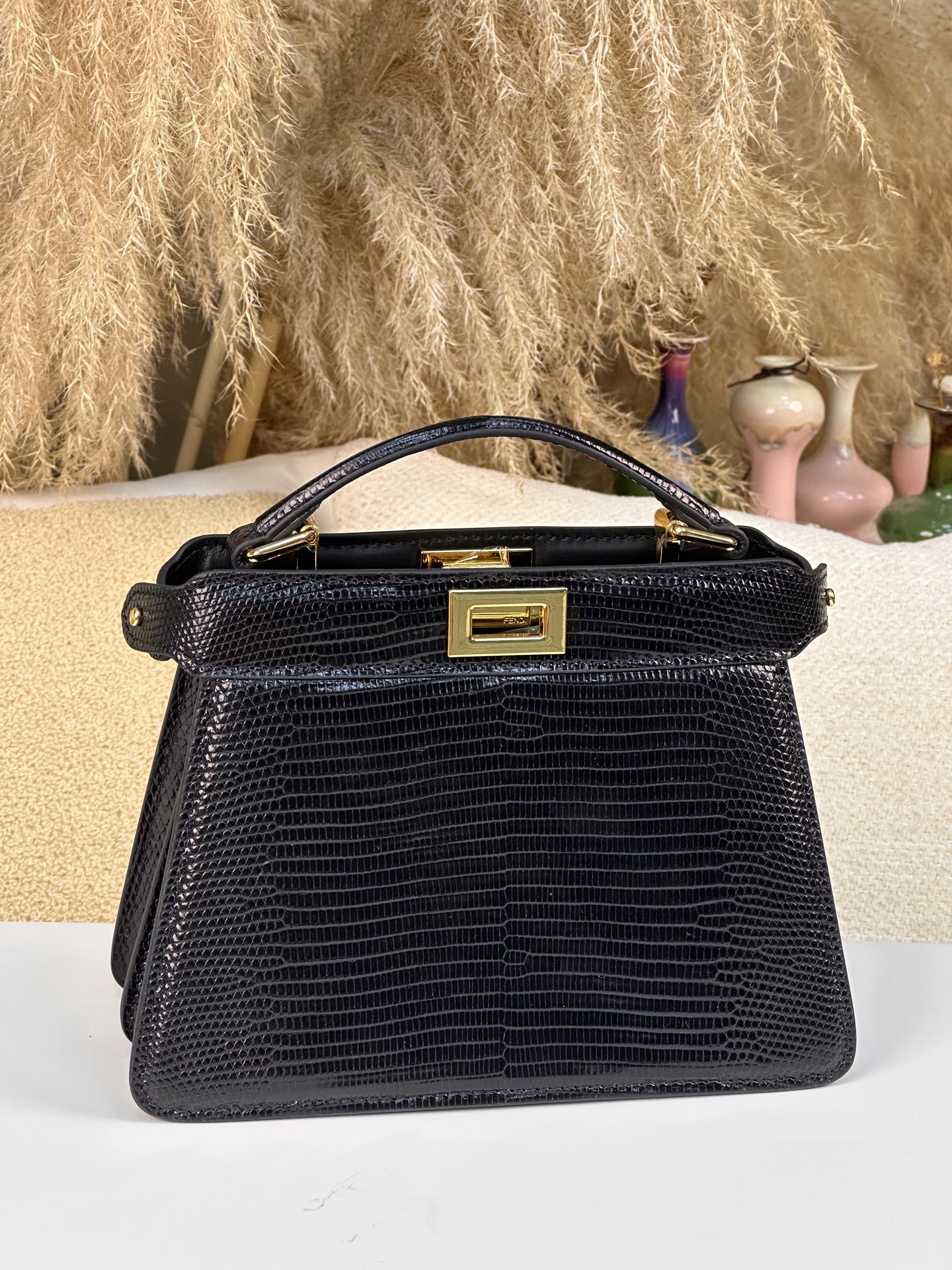 NO:939358,Fendi 20 ick u super mini. Lizard skin black gold buckle, Hermes, fendi, hermes, Hermes,19860909芬迪 20 ick u超mini款. 蜥蜴皮 黑色 金扣,爱马仕,fendi,hermes,Hermes,,Bag