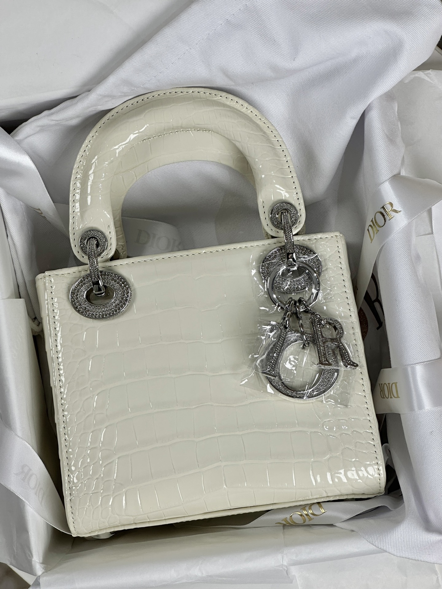 NO:811858,Princess Diana's three-part American crocodile,white,,Hermes,19860909戴妃三格 美洲鳄,白色,,Hermes,,Bag