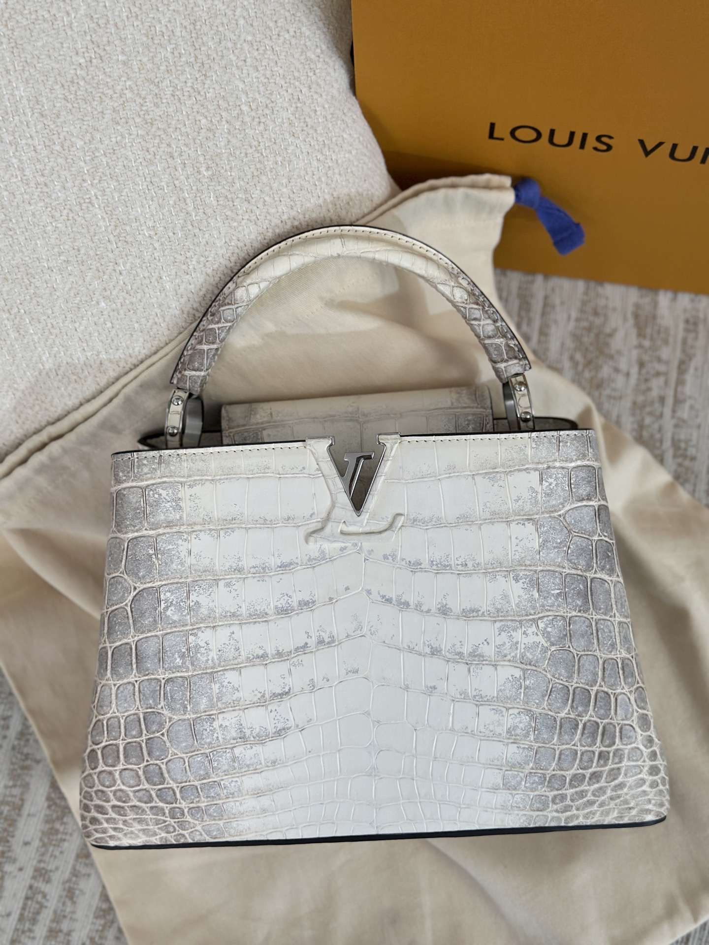 NO:939384,LV caucines 27cm matte Nile crocodile Sahara,Hermes,hermes,louis vuitton,Hermes,19860909LV caucines 27cm 雾面尼罗鳄 撒哈拉,爱马仕,hermes,louis vuitton,Hermes,,Bag