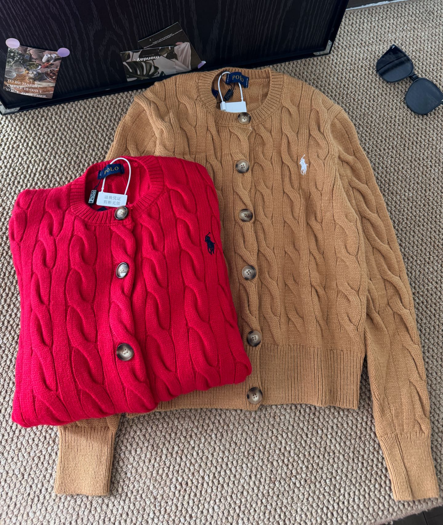 ▪️尺码：M.L▪️颜色：嫩粉/浅灰/深灰/白色/卡其/亮黄/墨绿/藏青/大红超强色卡，拉夫麻花开衫，衣