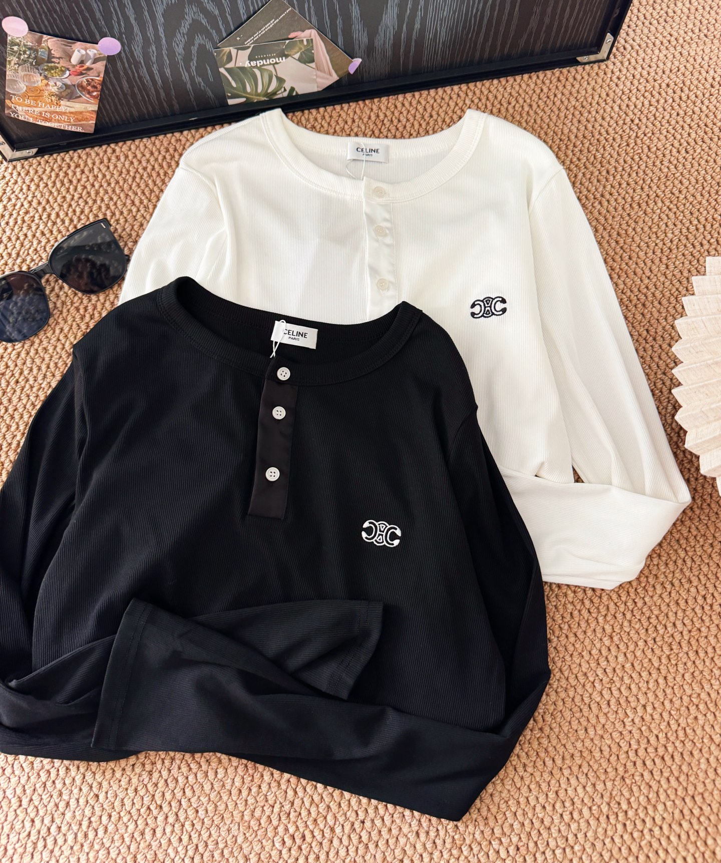 早秋新款扣子款凯旋门刺绣徽标长袖上衣，独家高版出品。领口和纽扣的小细节设计一下子提升了精致感，随便搭配短