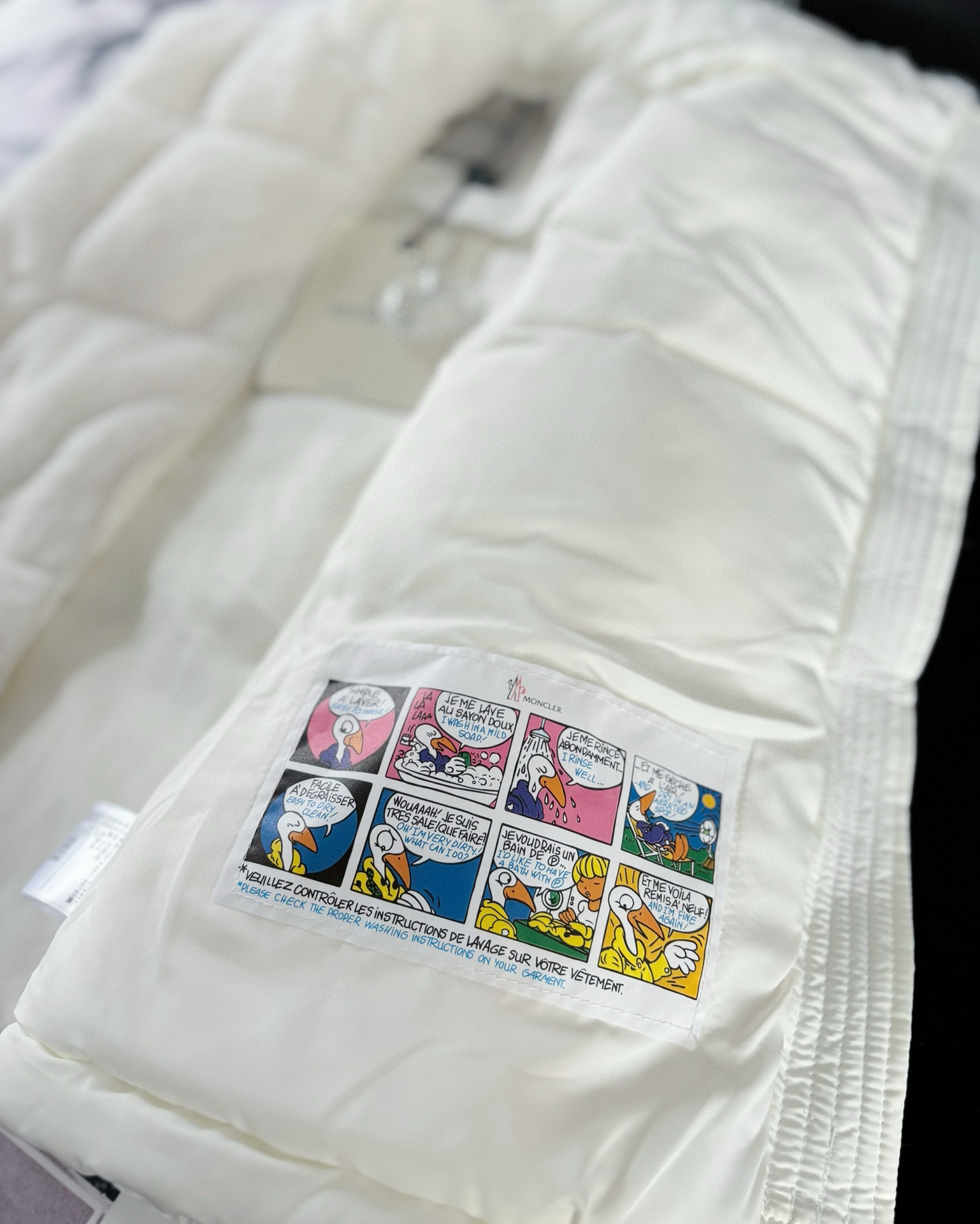 软软糯糯，太好看惹，实物真的巨乖！真好看炸了，云朵感十足。哎呀短短的羊羔毛，真的好嫩好乖哦。All Wh