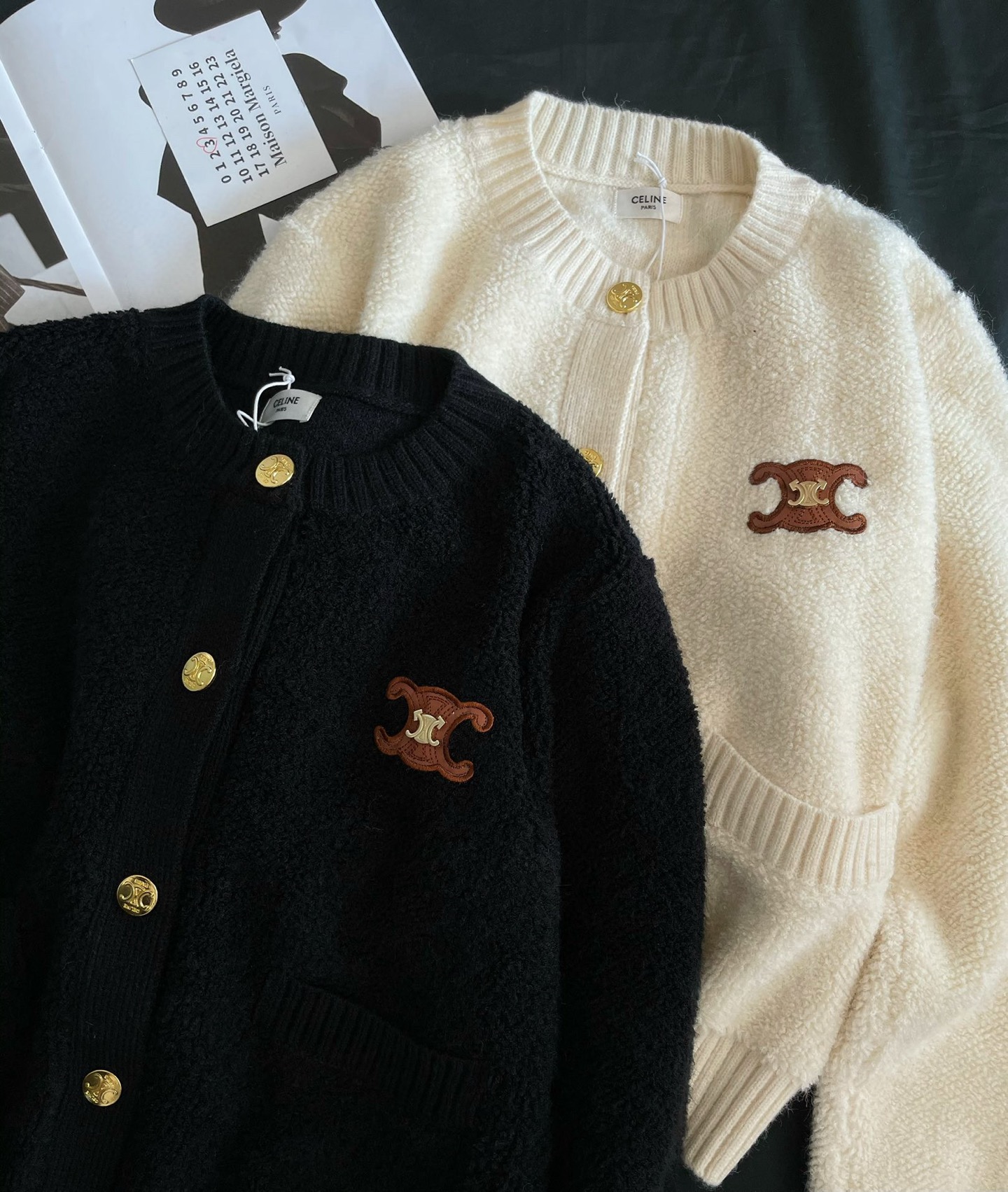 今年人气款，毛茸茸的冬天的标配。秋冬对毛衣的追求就是要美、要暖、更舒服，这款毛衣就完美拿捏这些点，刚定制