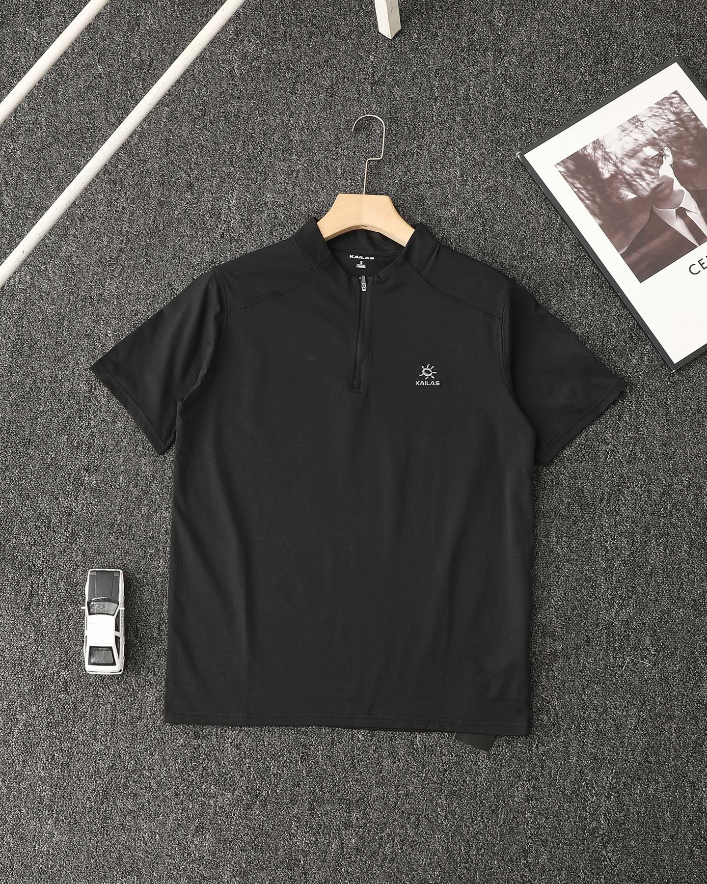 Alternative view of T-Shirt 06704