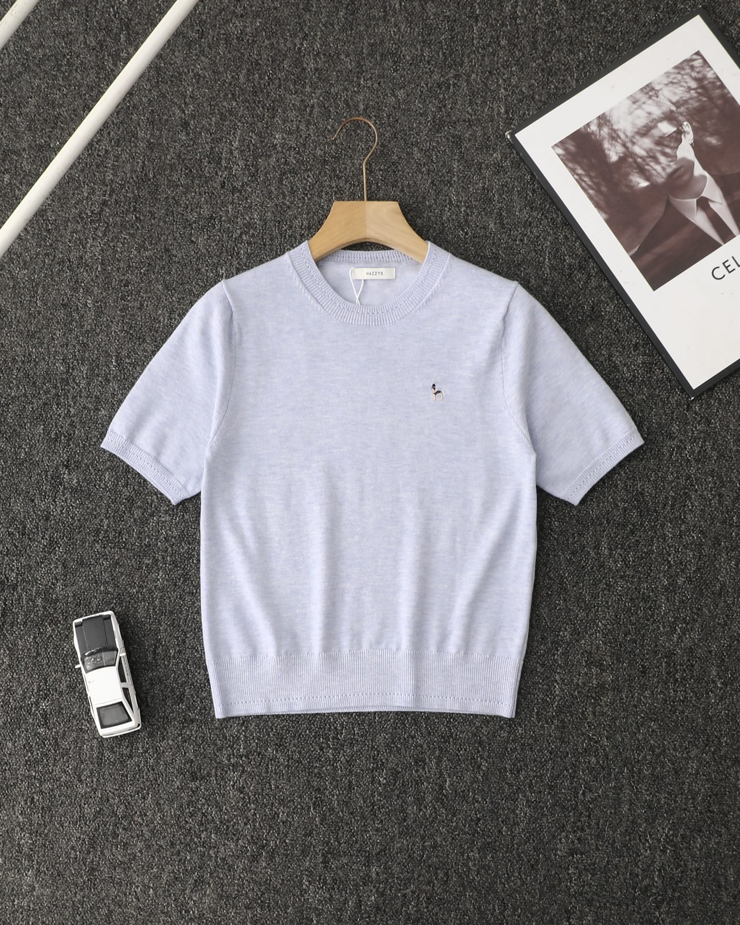 Alternative view of T-Shirt 02353