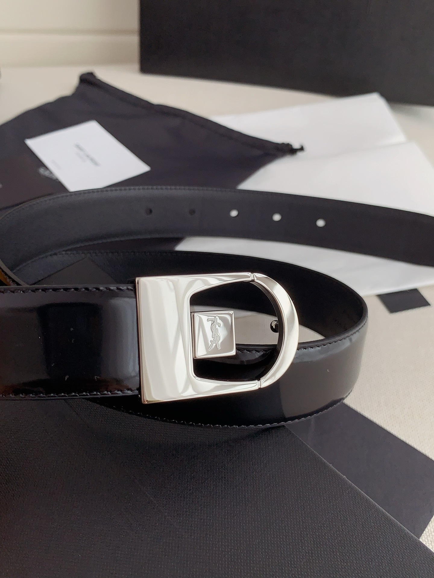 Yves Saint Laurent Black Patent Leather Belt with Silver Buckle, 3.0cm Width 6 i1746857278166 6019 0 4