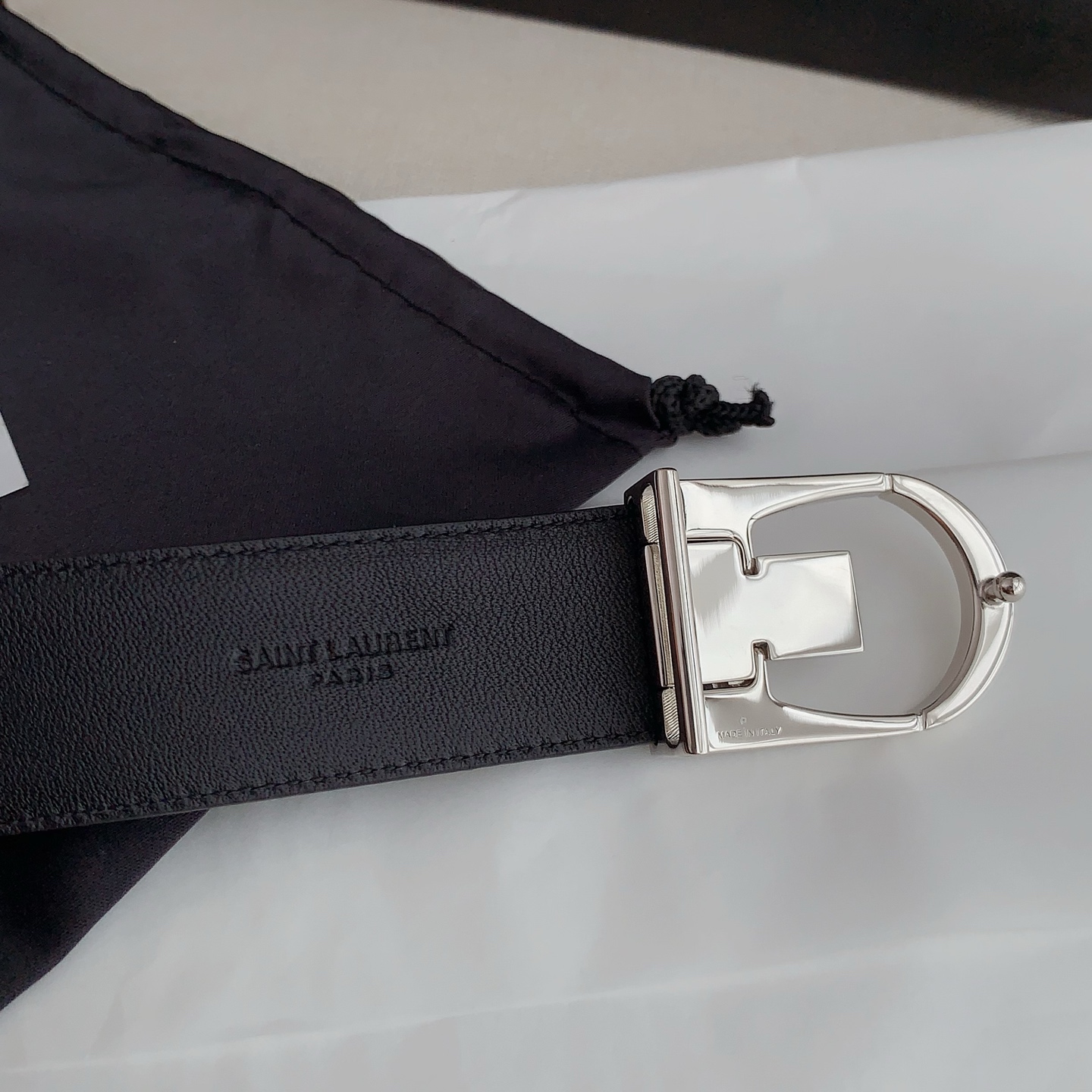 Yves Saint Laurent Black Patent Leather Belt with Silver Buckle, 3.0cm Width 7 i1746857279031 4261 0 5