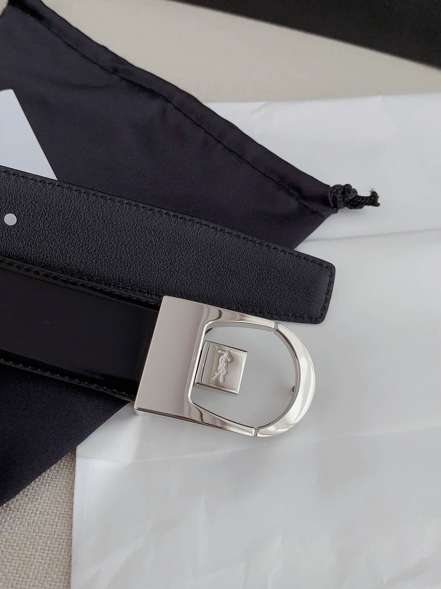Yves Saint Laurent Black Patent Leather Belt with Silver Buckle, 3.0cm Width 3 i1746857279107 7333 0 1