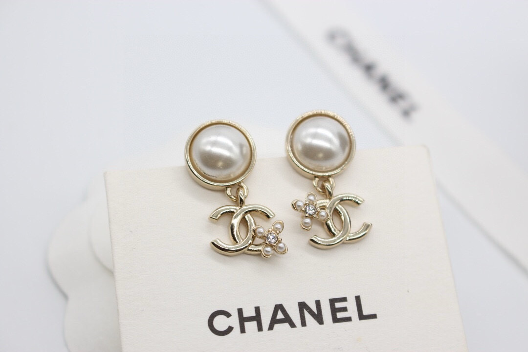 NO:711145,Xiaoxiang round pearl flower double c earrings, Chanel earrings, chanel, earrings19860909小香圆形珍珠花朵双c耳环,香奈儿耳钉,chanel,earrings,Jewelry