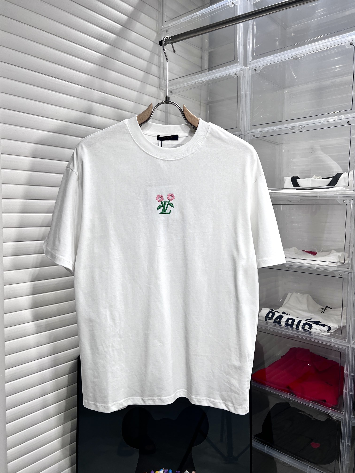 Louis Vuitton Vêtements T-Shirt Noir Vert Rouge Blanc Broderie de fleurs Unisexe Coton