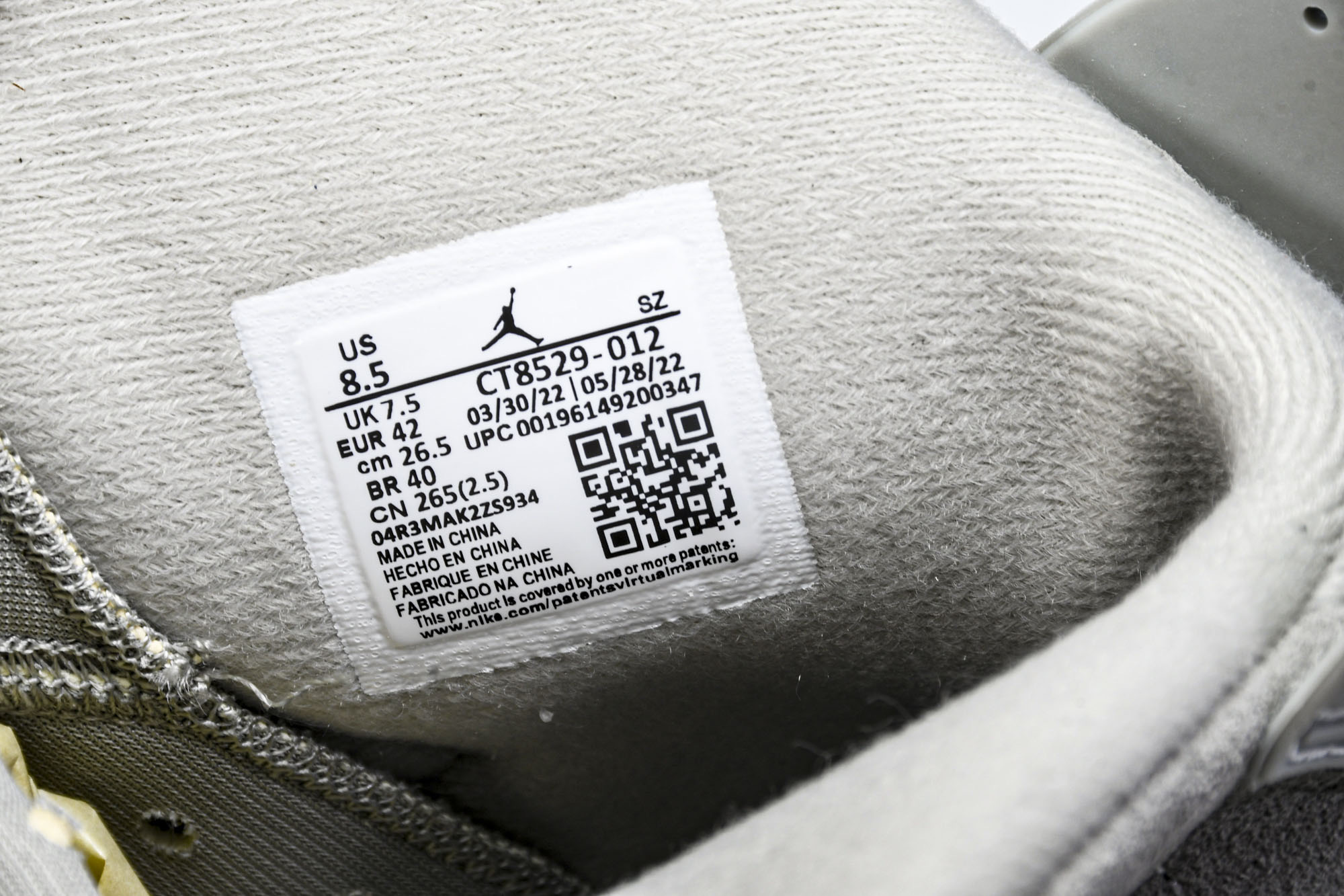 
Air Jordan 6 Retro“Georgetown”乔治城 灰色 CT8529-012
40 