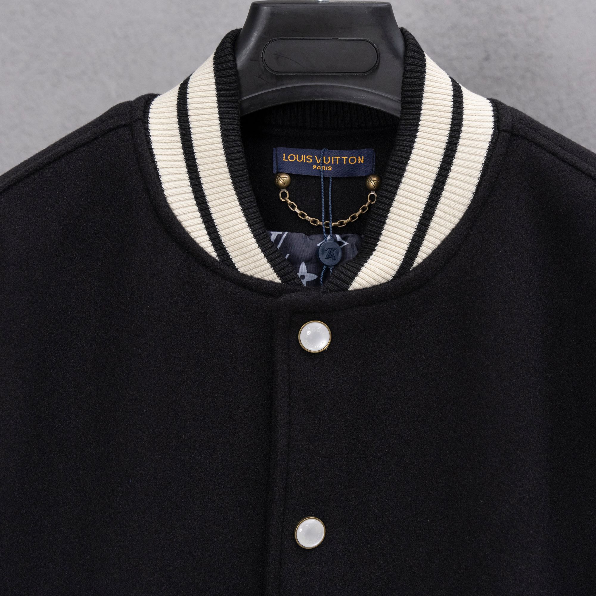 Louis Vuitton Chaqueta Varsity 25SS - Bordado de Alta Densidad 7 a1755017357951 5617