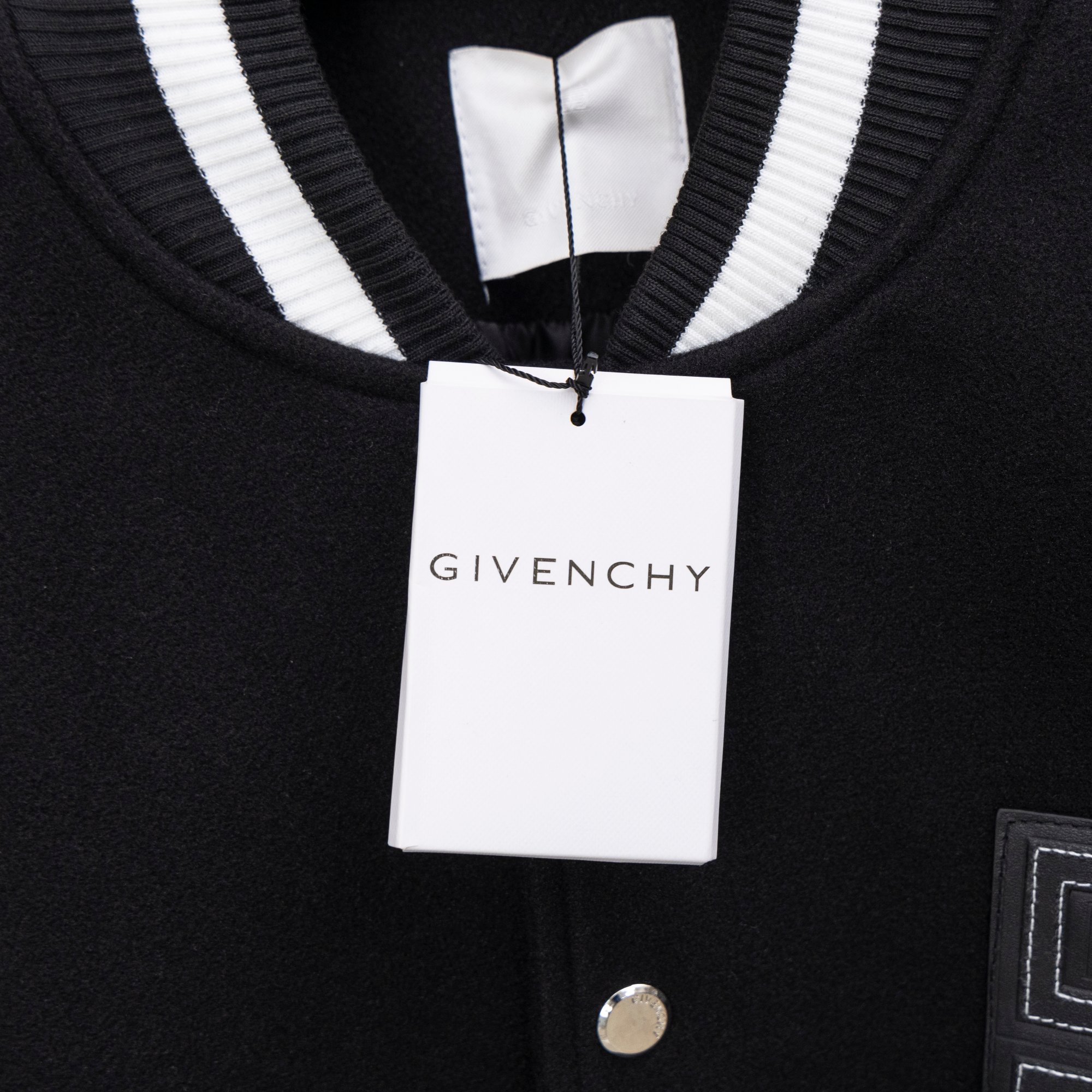 Chaqueta tipo beisbolera Givenchy de lana y algodón orgánico para otoño/invierno 4 a1755017888026 6784