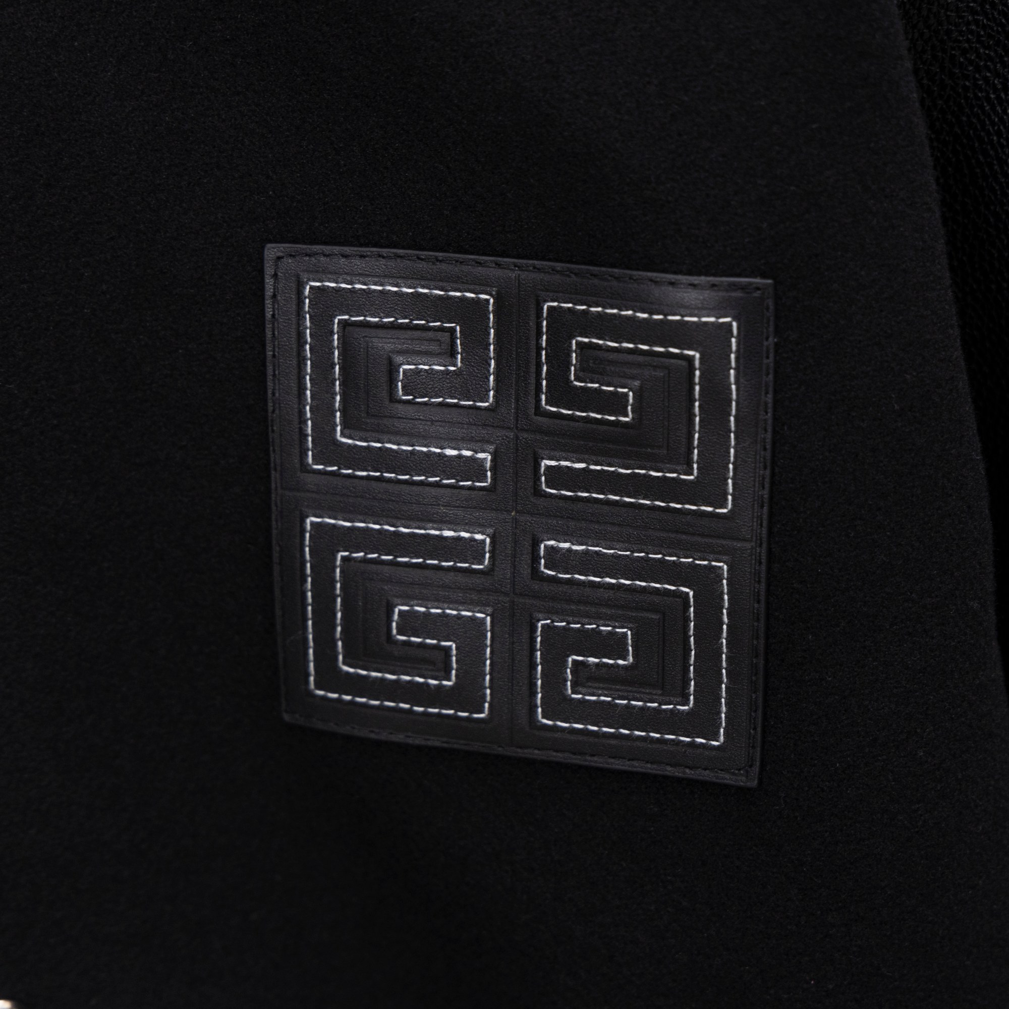 Chaqueta tipo beisbolera Givenchy de lana y algodón orgánico para otoño/invierno 6 a1755017888219 6460