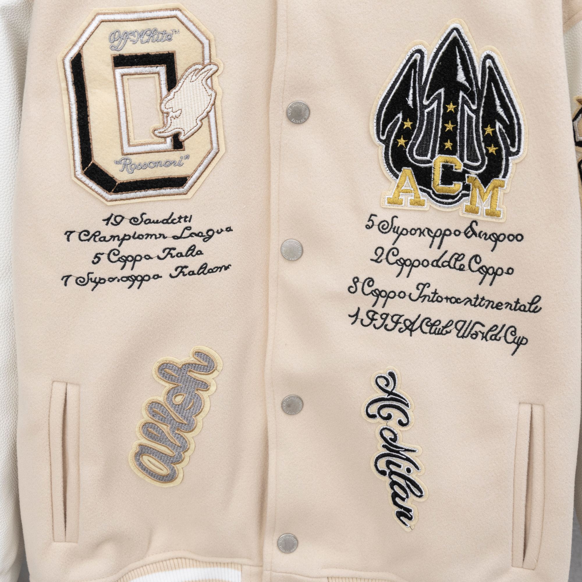 Chaqueta Béisbol Bordada Estilo Universitario con Mangas de Cuero 13 a1755019417110 1205