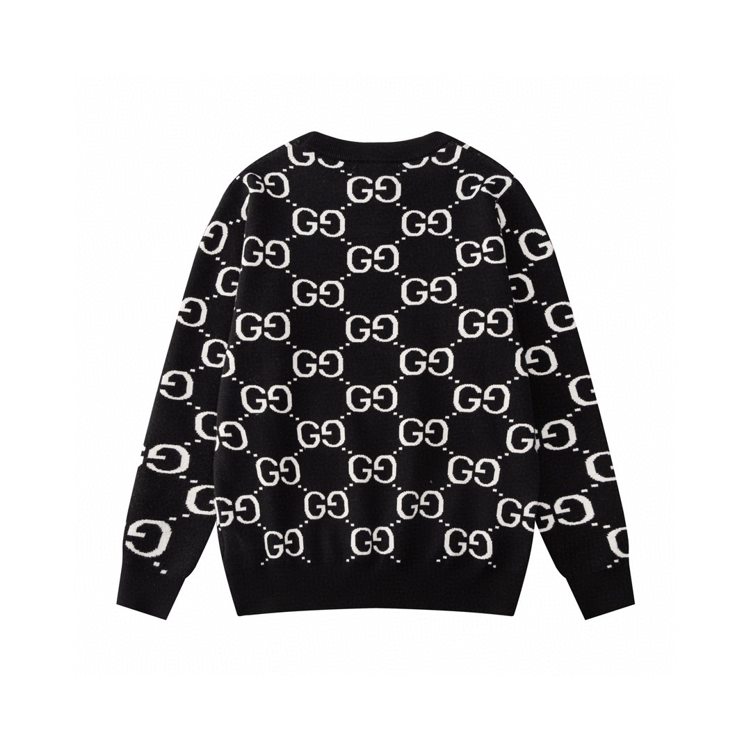 
P165
Gucci秋冬新品（顶级品质 区别通货）
重磅推出高密度织毛衣
GG满印时尚又个性 超级百搭好看的一款 手感柔软男女同款 原版面料官方同款
一比一还原辅料齐全
M L XL XXL