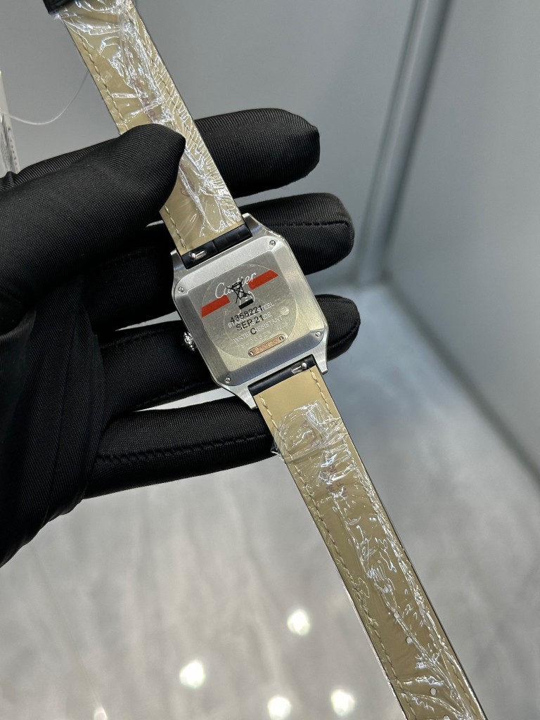 Cartier 卡地亚 山度士石英中号 鳄鱼皮