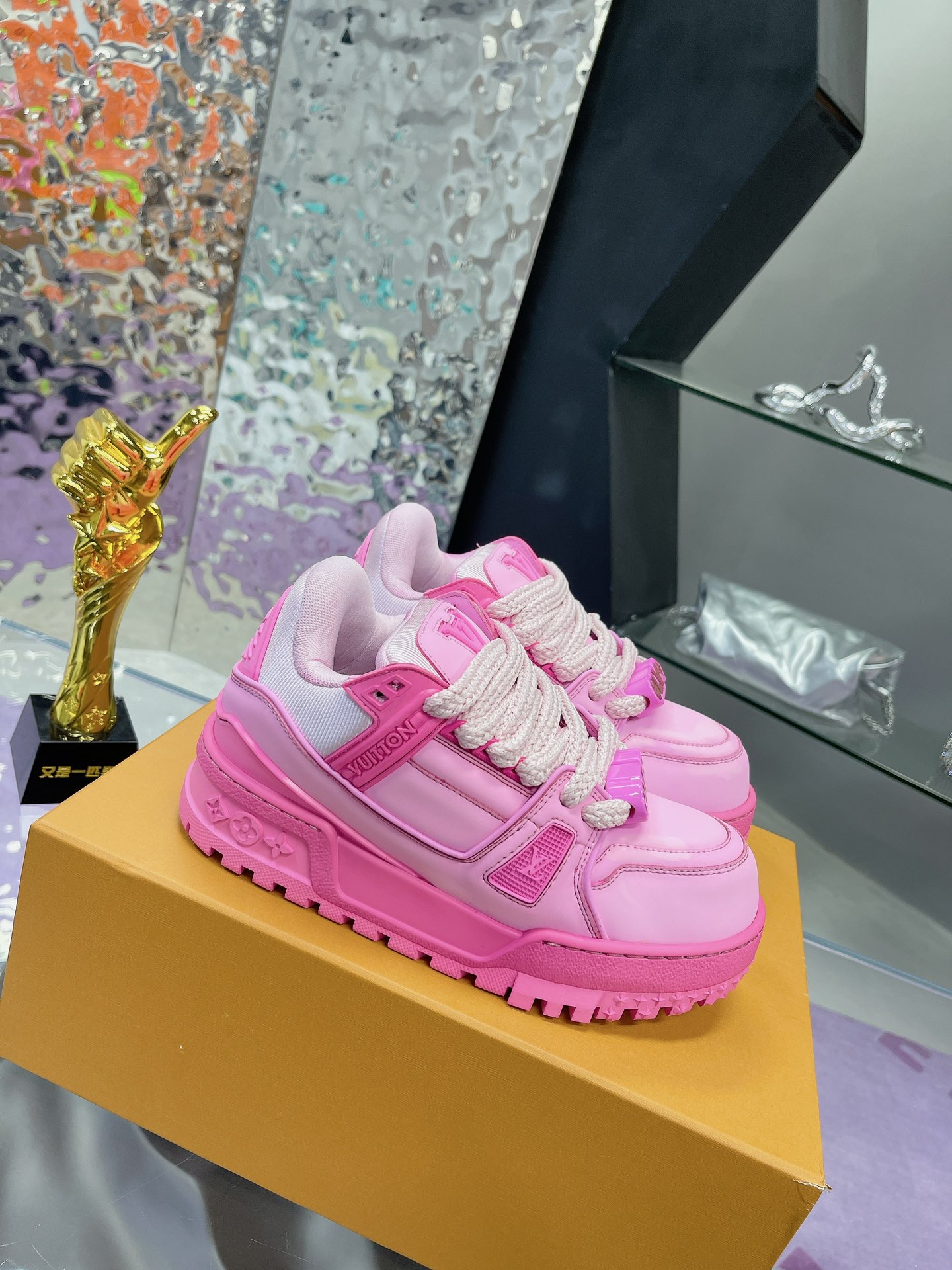 ：470LVL   TRAINER MAXI     DIY   LV Trainer Maxi ， LV Trainer ， Las zapatillas LV Trainer Maxi se in