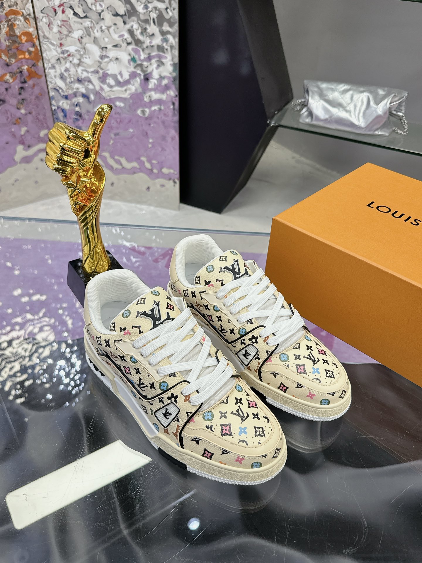 ルイ・ヴィトン LVTraine スニーカー - 豪華なデザインと優れた耐久性