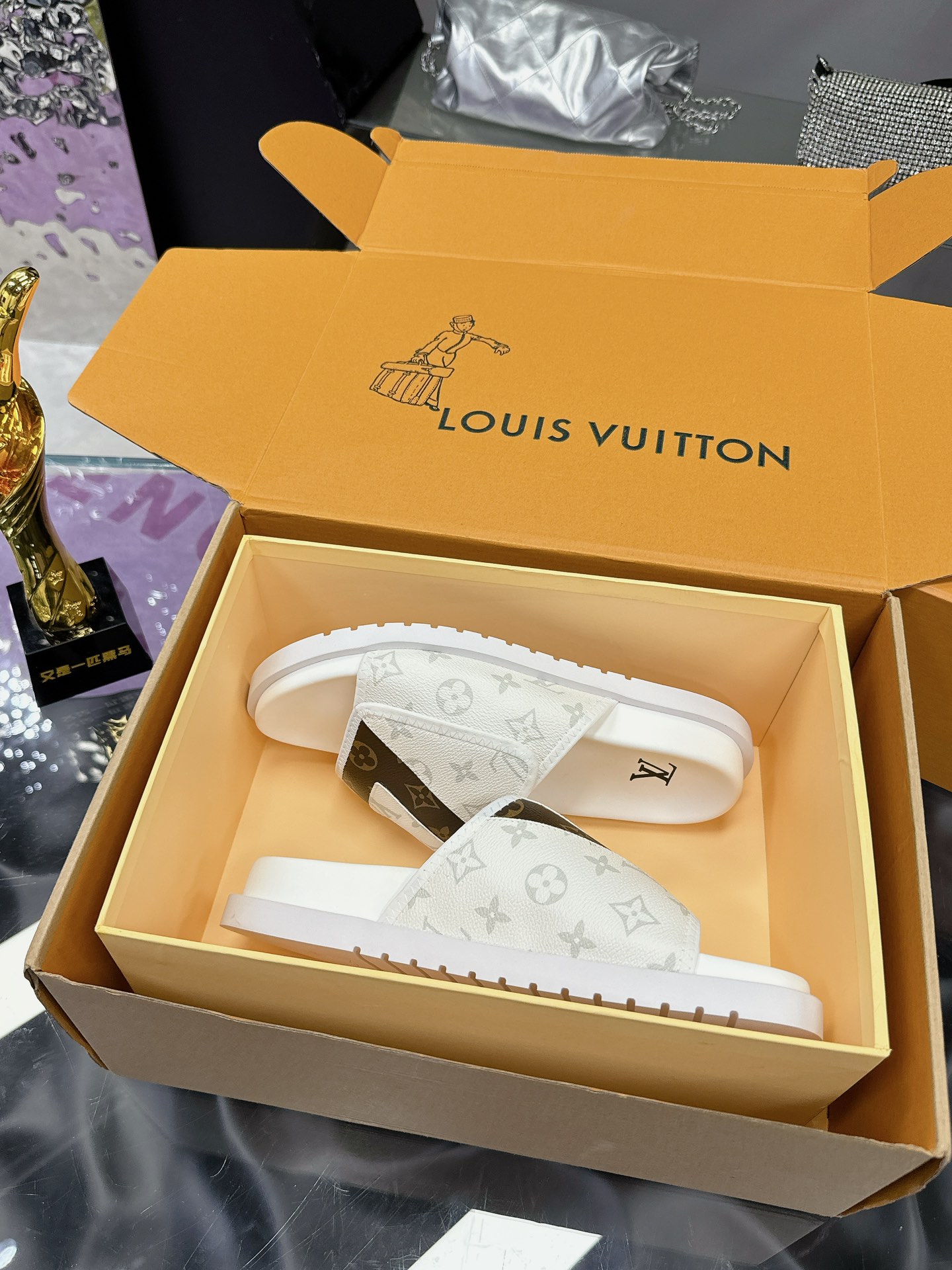 Louis Vuitton Luxury
 Shoes Slippers Men