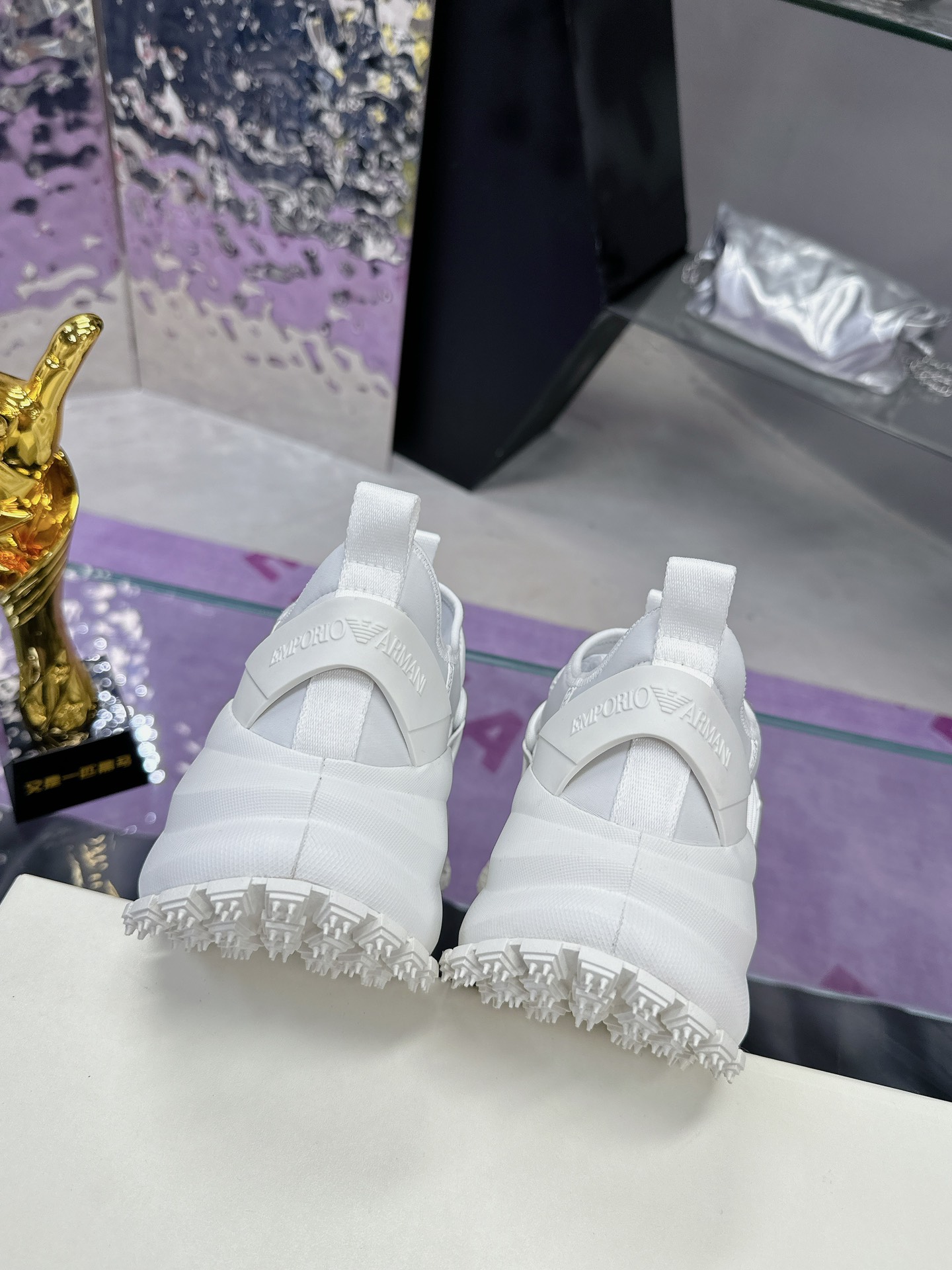 Gigiorgio Armani Sneakers: Futuristic Design, High Quality Materials, Vibram Rubber Soles. - 图片 7