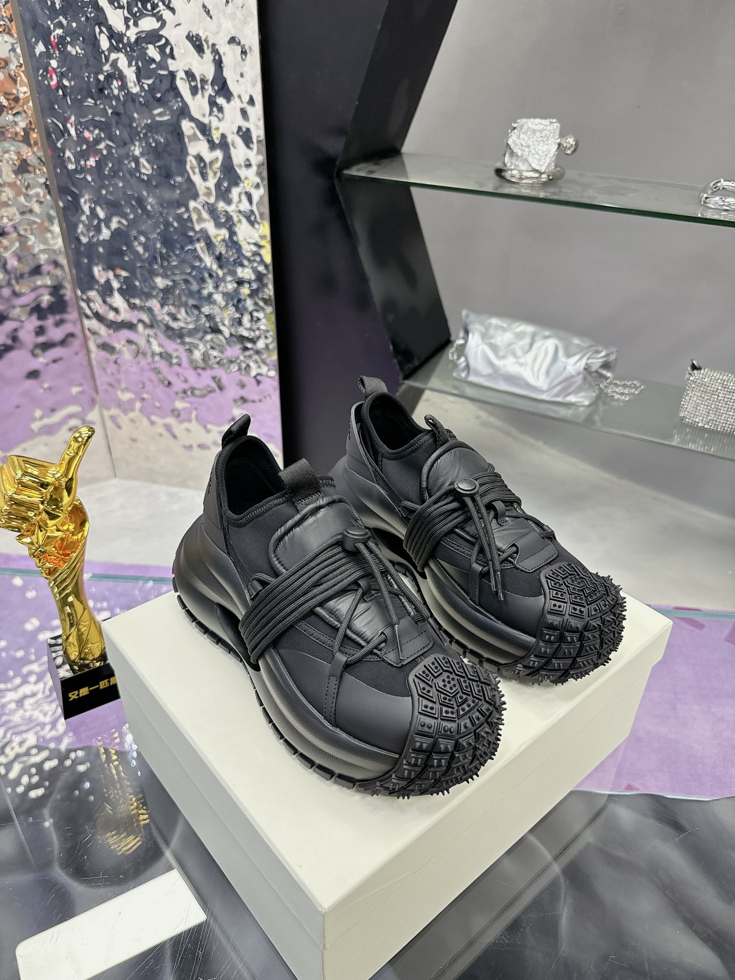 Fashionable Men’s Sneakers with Futuristic Design and High-Quality Materials at $882