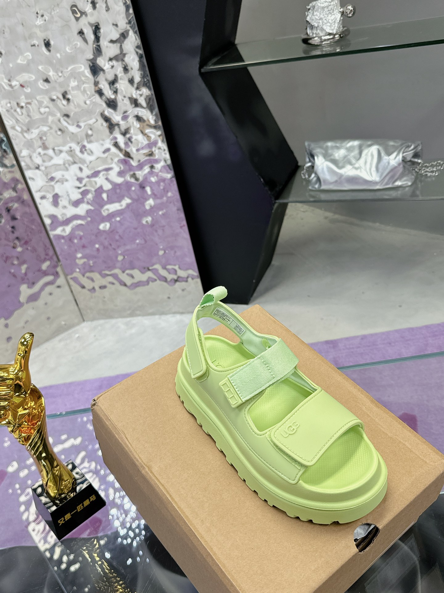 “New UGG Sandals: Female Plant Price, Dopamine Colors, Tie-Up Designs, EVA Base, Comfortable Fit” - 图片 5