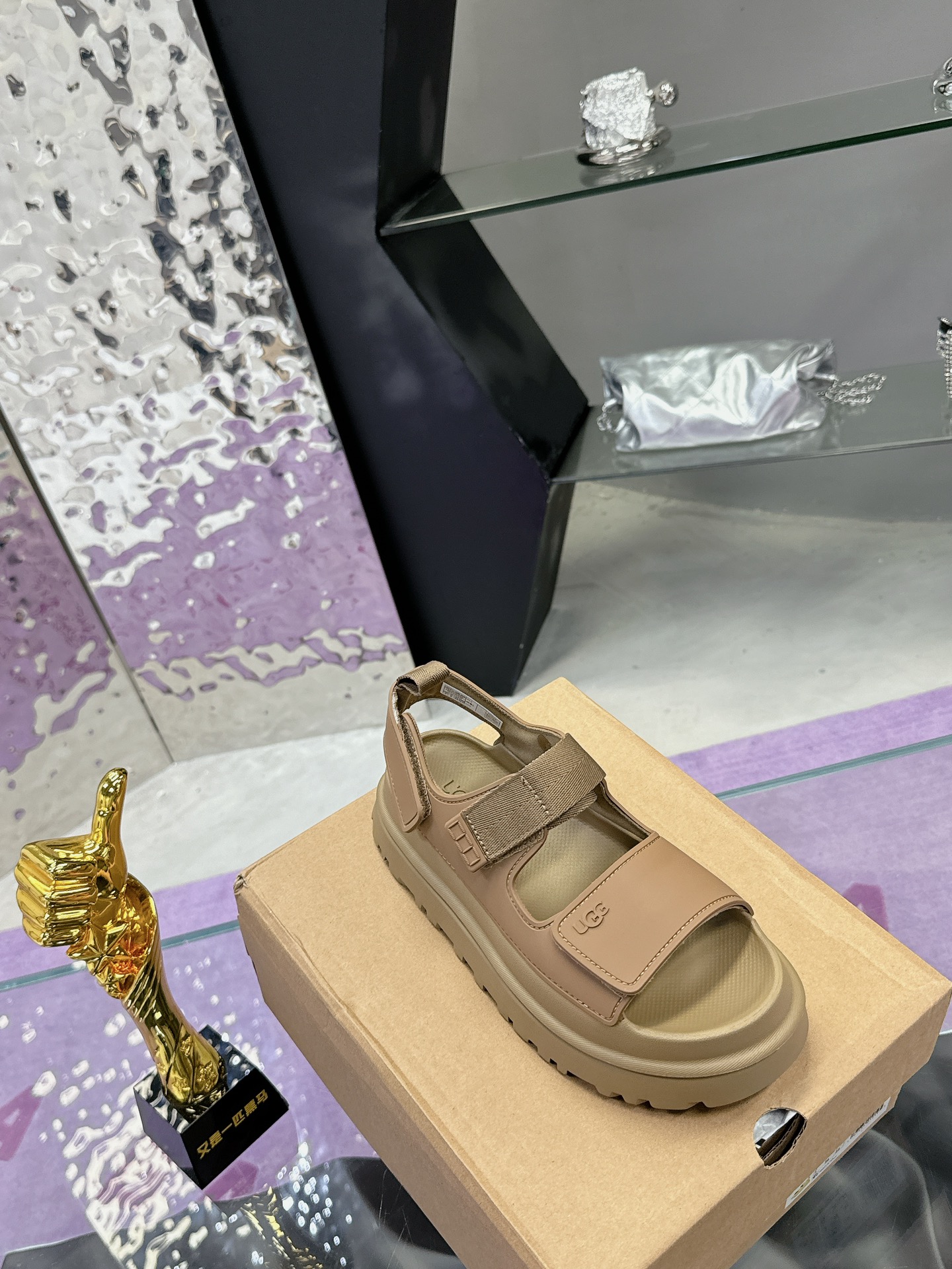 “Women’s UGG Sandals: Comfortable, Stylish, and Affordable | Size 36-40 | Vibrant Colors and Tie-up Designs” - 图片 5