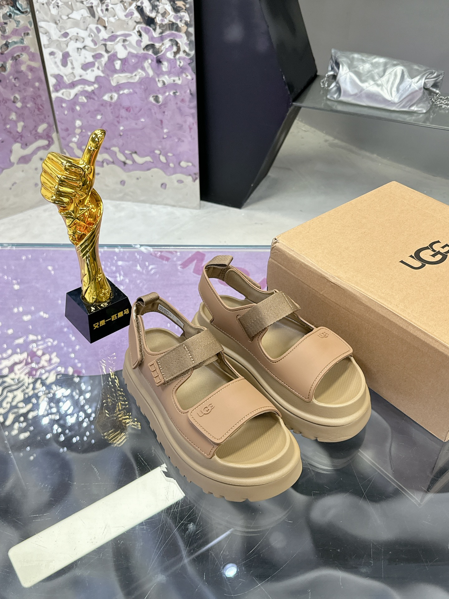 “Women’s UGG Sandals: Comfortable, Stylish, and Affordable | Size 36-40 | Vibrant Colors and Tie-up Designs” - 图片 4