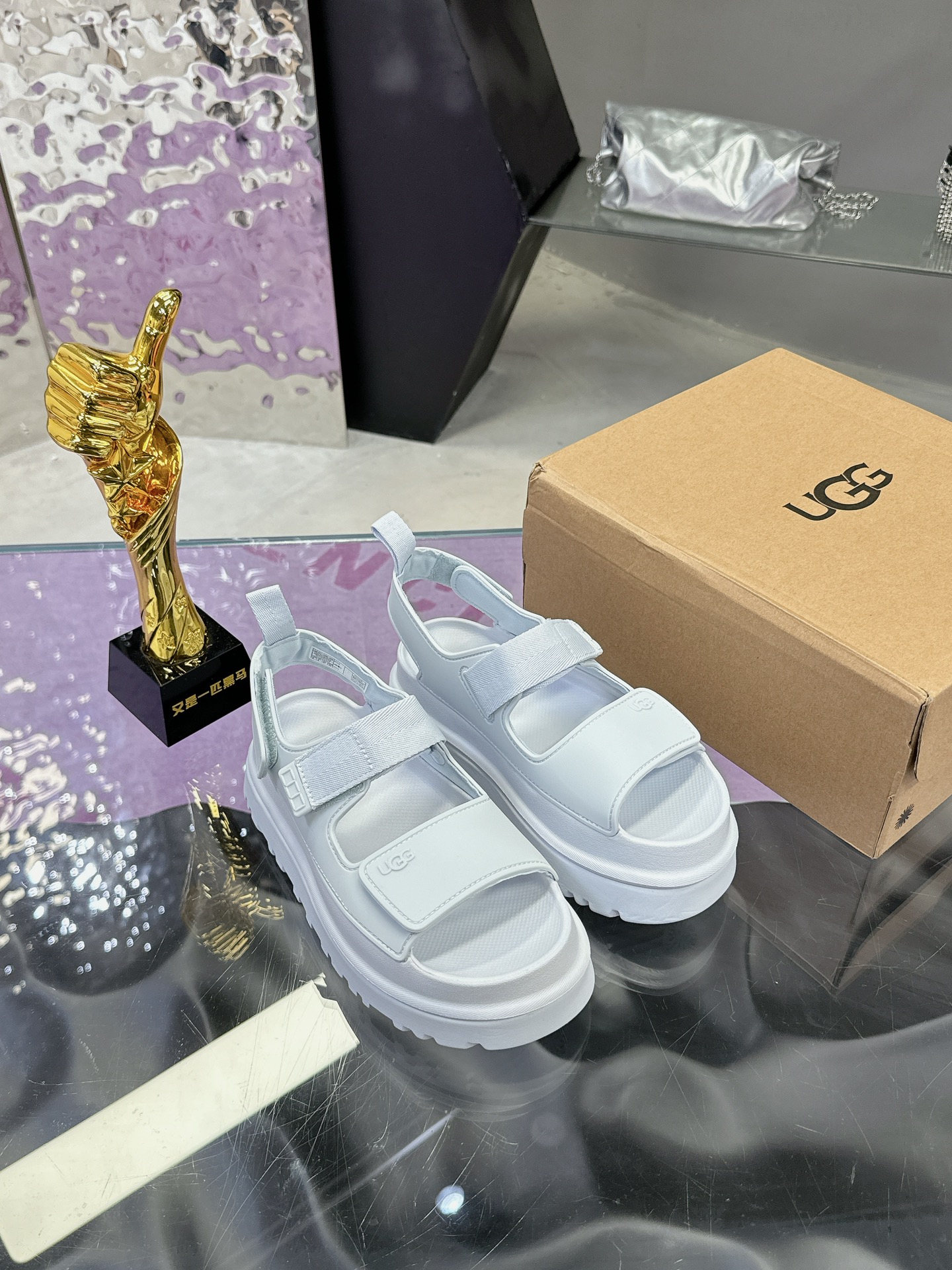 “Female UGG Sandals: Vibrant Dopamine Colors, Tie-Up Designs, Comfortable EVA Base” - 图片 4