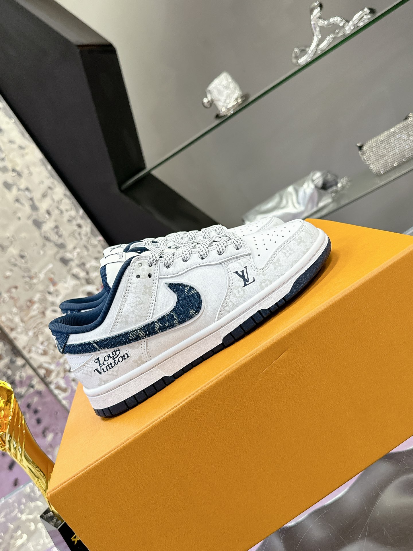Factory precio: (caja de aviones 5) Lv co-branded Nike serie vendió loco par de modelos contador com