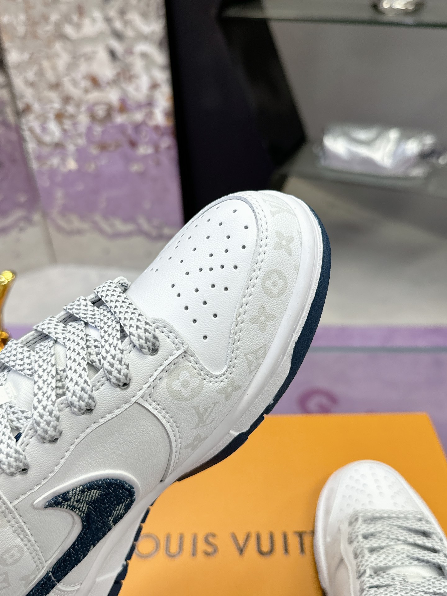 Factory precio: (caja de aviones 5) Lv co-branded Nike serie vendió loco par de modelos contador com