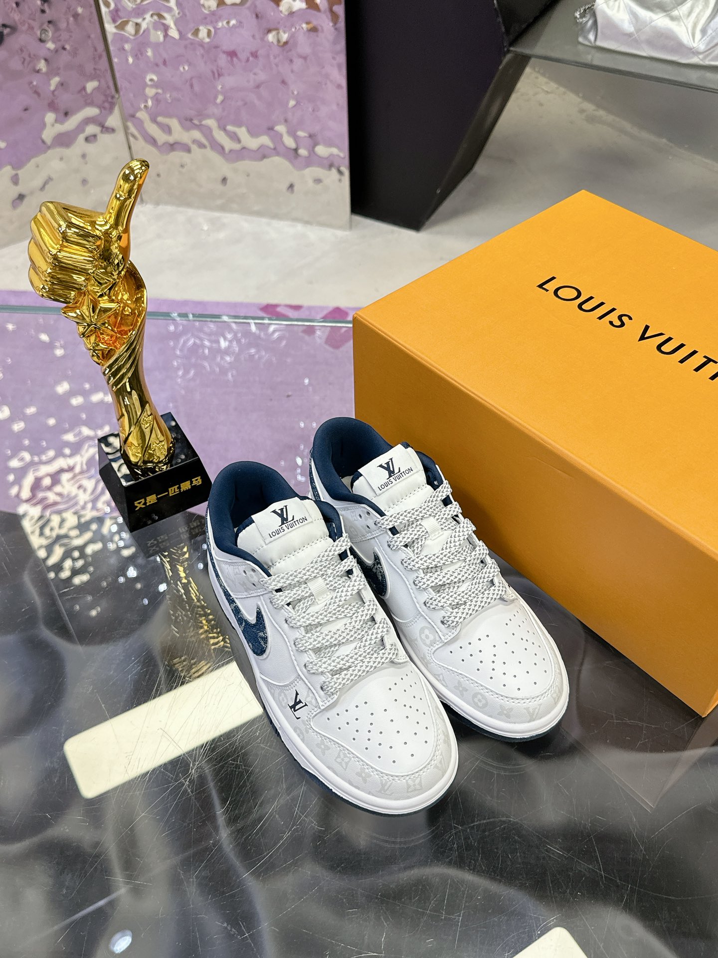 Factory precio: (caja de aviones 5) Lv co-branded Nike serie vendió loco par de modelos contador com