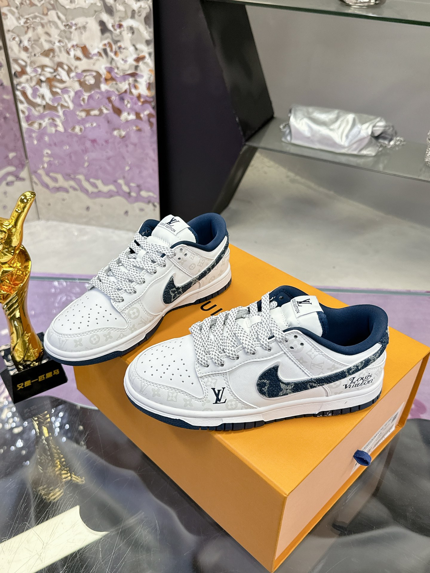 Factory precio: (caja de aviones 5) Lv co-branded Nike serie vendió loco par de modelos contador com