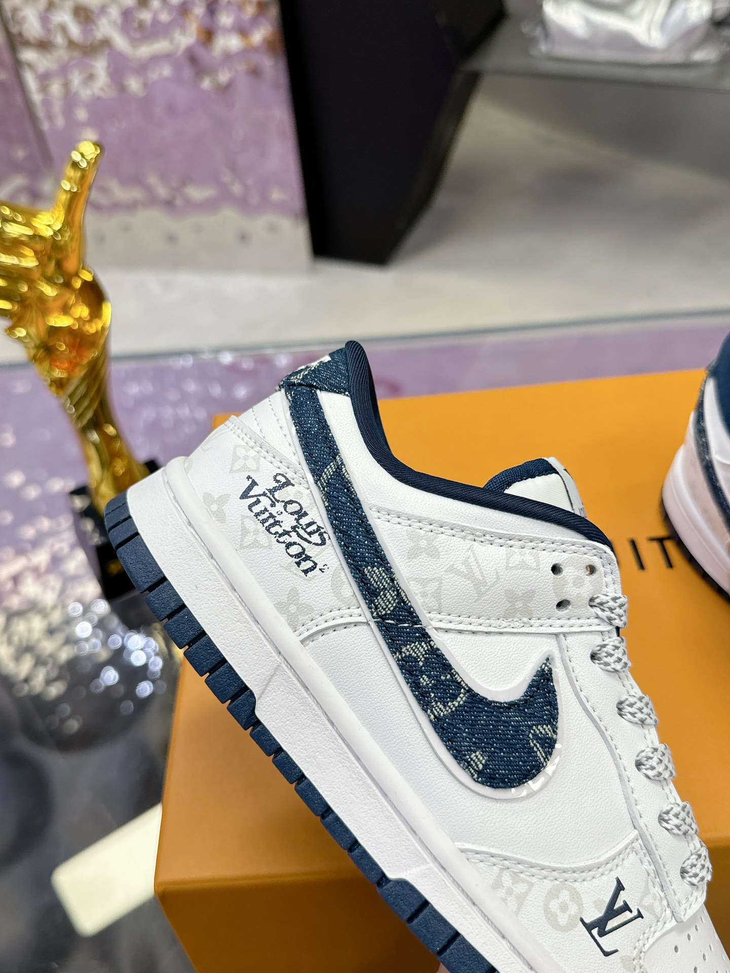 Factory precio: (caja de aviones 5) Lv co-branded Nike serie vendió loco par de modelos contador com