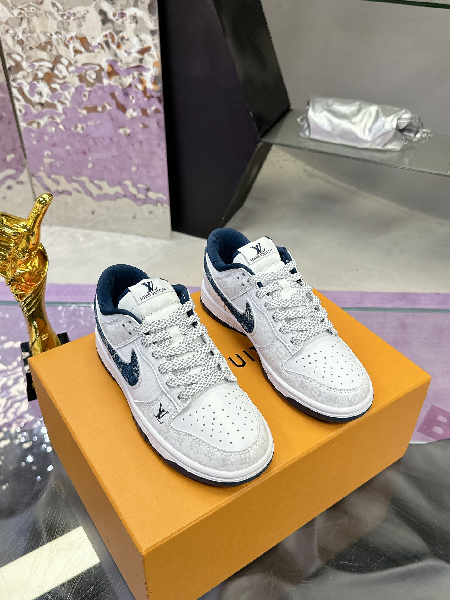 Factory precio: (caja de aviones 5) Lv co-branded Nike serie vendió loco par de modelos contador com