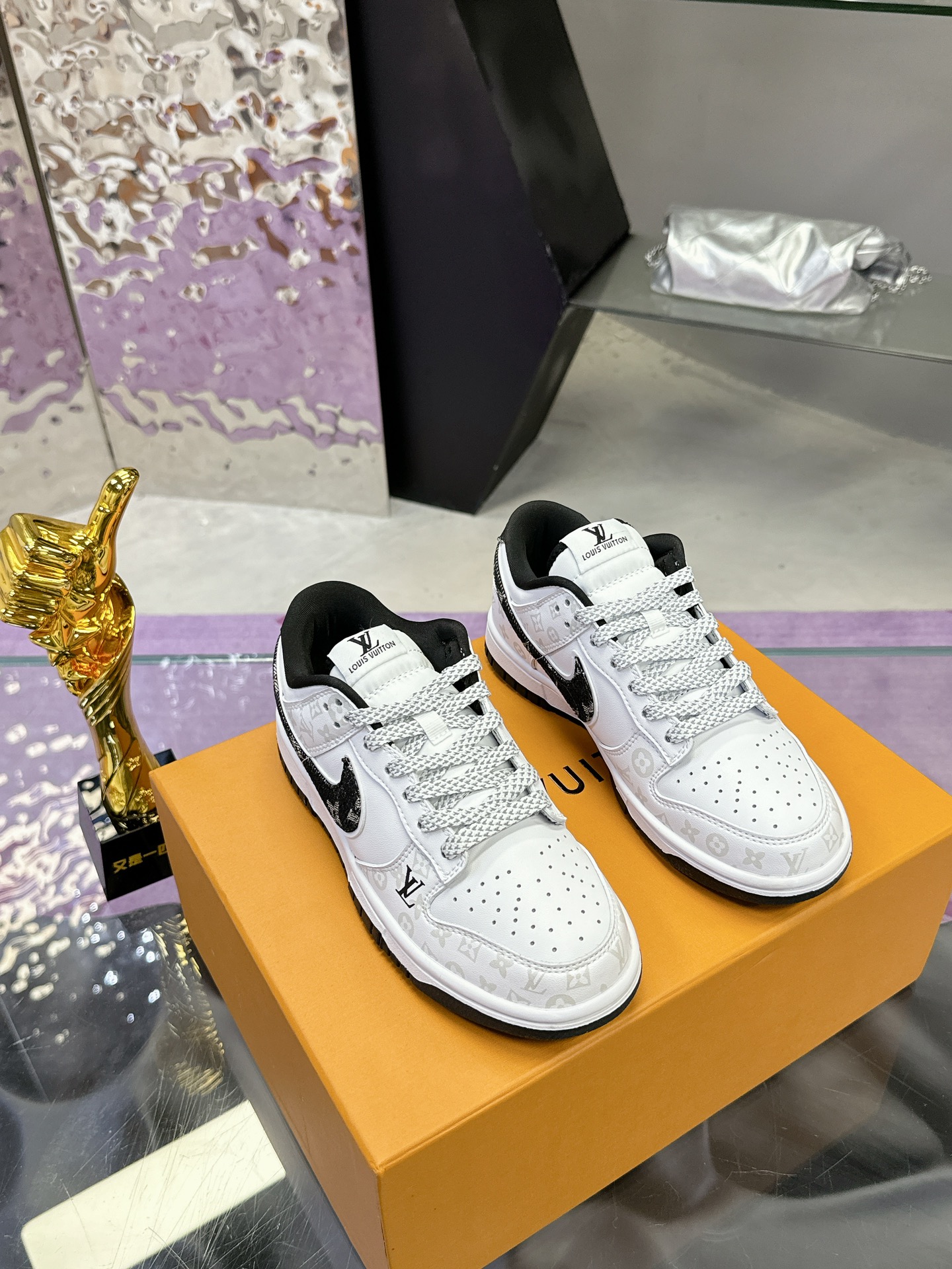 Factory precio: (caja de aviones 5) Lv co-branded Nike serie vendió loco par de modelos contador com
