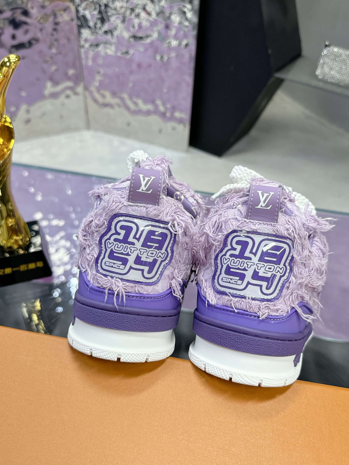 ：（）Lv 𝟐𝟎𝟐5𝐒𝐒 𝐧𝐞𝐰  Nuevos colores Louis Vuitton Walking Skateboarding Shoes Explosion, LOUIS 