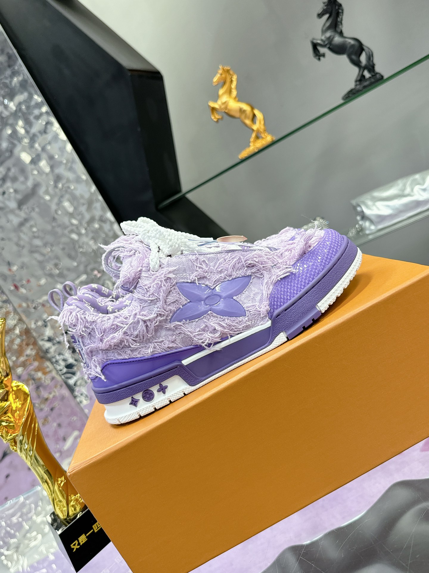 ：（）Lv 𝟐𝟎𝟐5𝐒𝐒 𝐧𝐞𝐰  Nuevos colores Louis Vuitton Walking Skateboarding Shoes Explosion, LOUIS 