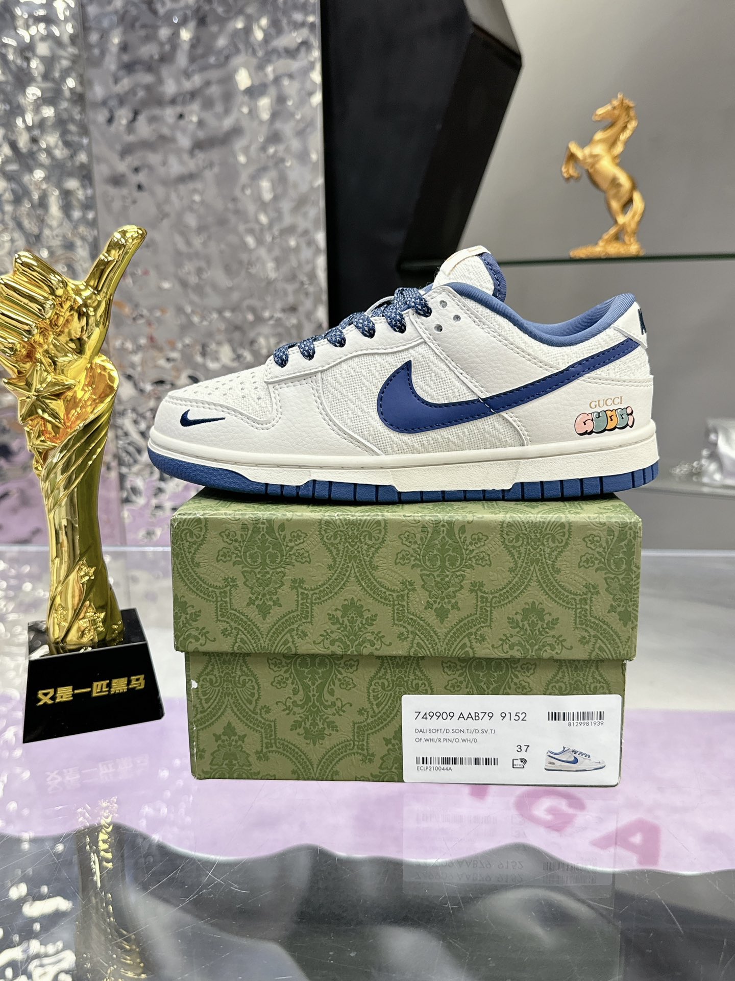 Precio de fábrica: 250Gucci co-branded dunk Nike Oficial últimos modelos Gucci x Nike Dunk SB serie 