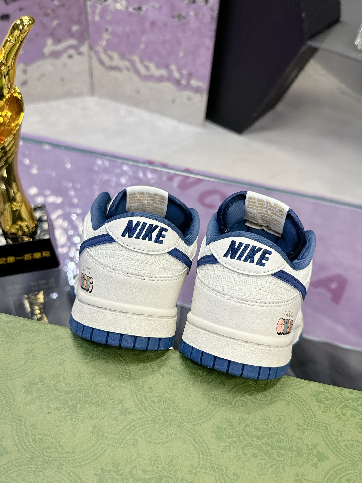 Precio de fábrica: 250Gucci co-branded dunk Nike Oficial últimos modelos Gucci x Nike Dunk SB serie 
